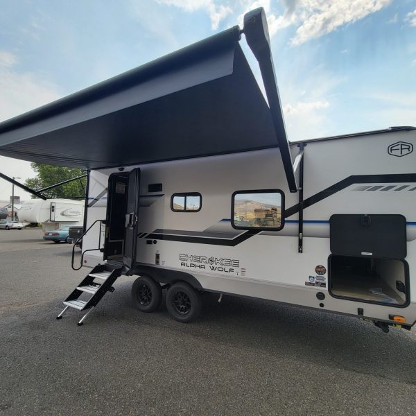 shopping for travel trailers