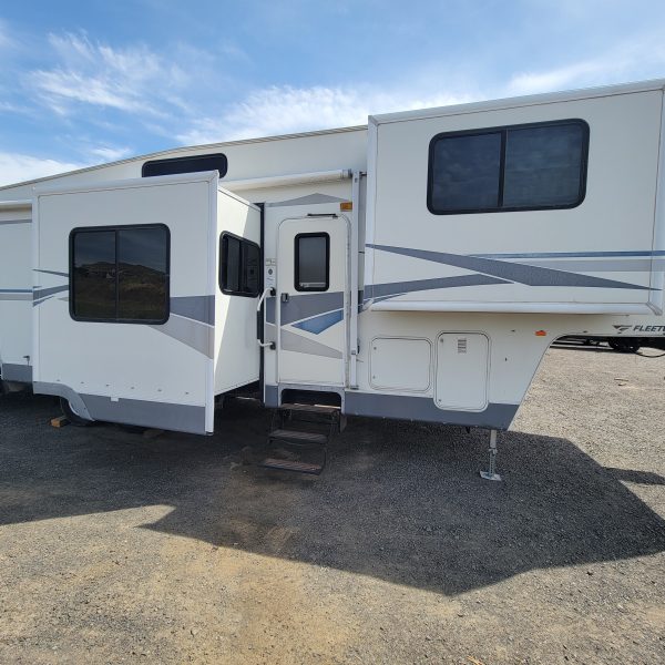 2005 Prowler Regal AX6