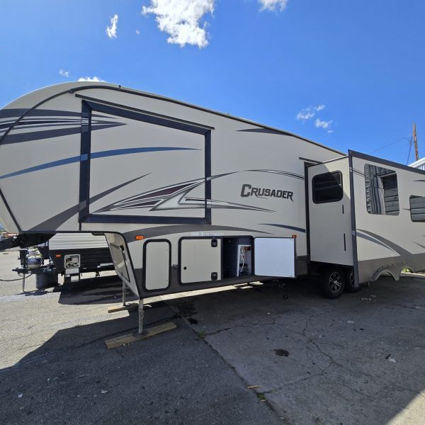 2017 Crusader 315RST