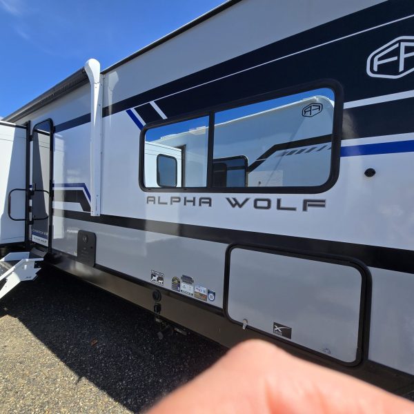 2027 Alpha Wolf 32BHX