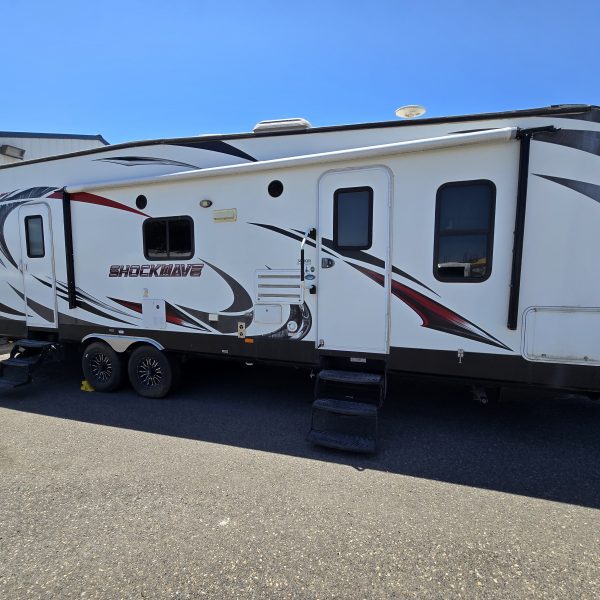 2016 Shockwave 28RCGDX