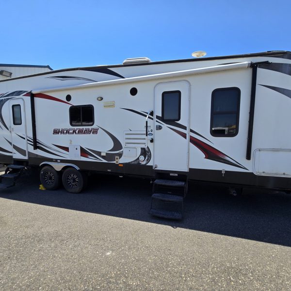 2016 Shockwave 28RCGDX